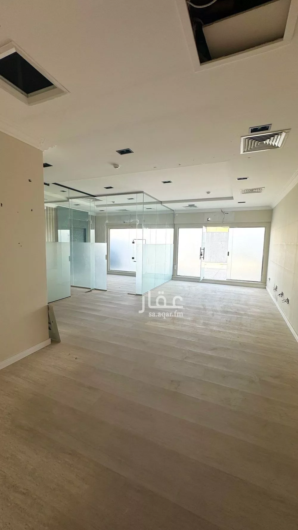 مكتب 1560 م² في الياسمين 2