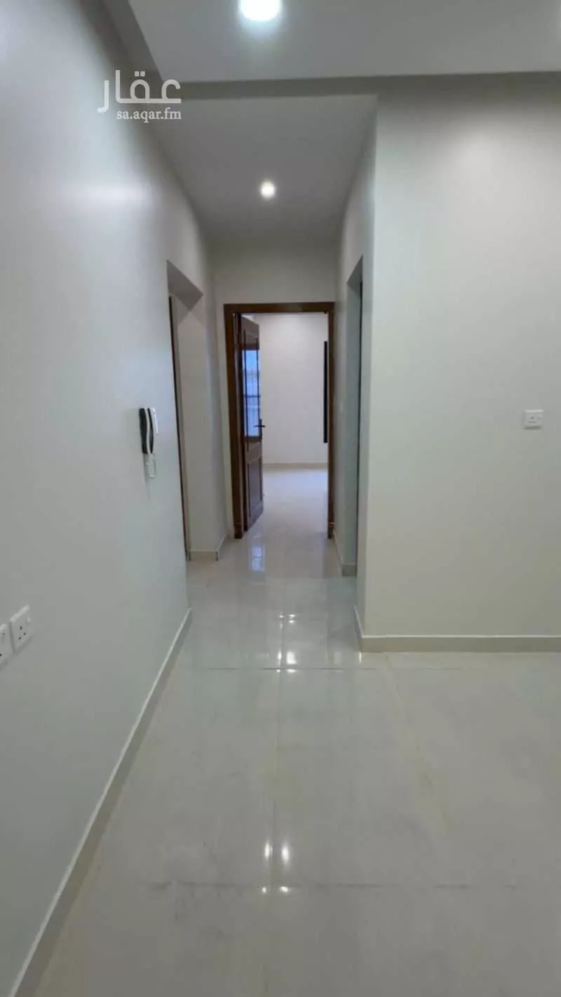 عمارة 337 م² في مدينة العمال 4