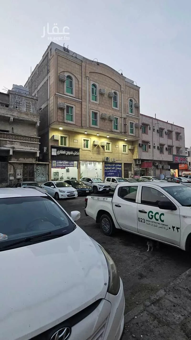 عمارة 325 م² في الثقبة 4
