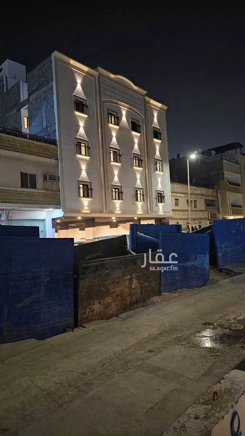 عمارة 325 م² في الثقبة 4