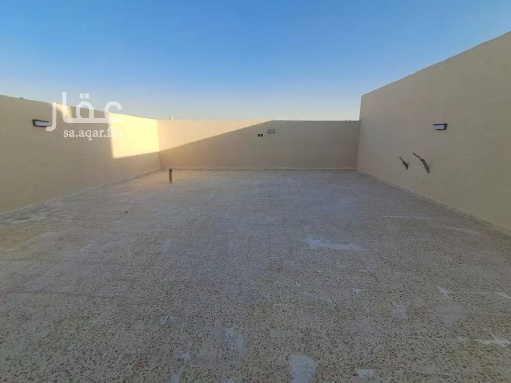 فيلا 5 غرف في العريجاء الغربية 3