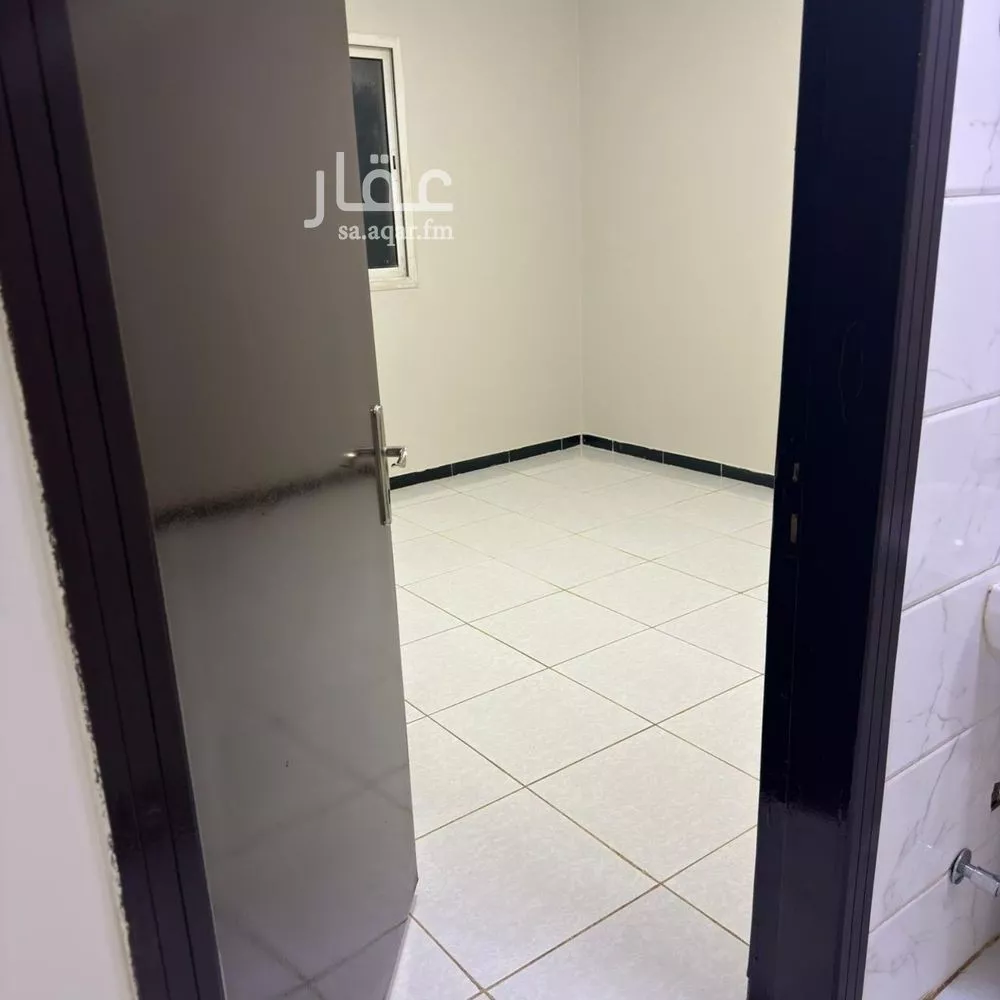 3 bedroom floor in Al Janadriyah 2