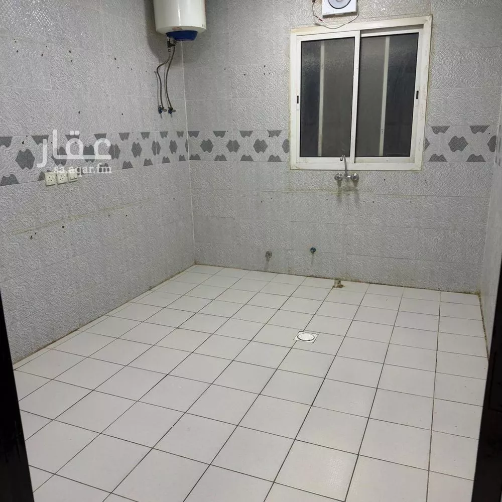 3 bedroom floor in Al Janadriyah 3