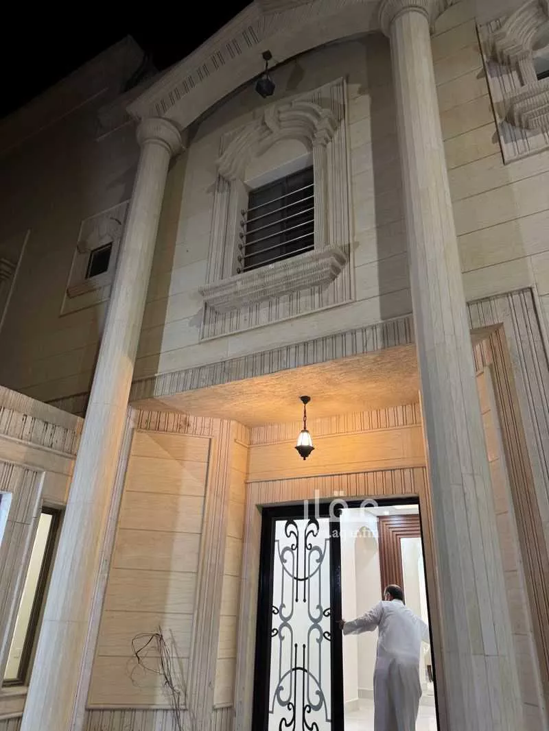 فيلا 7 غرف في ضاحية الملك فهد 3