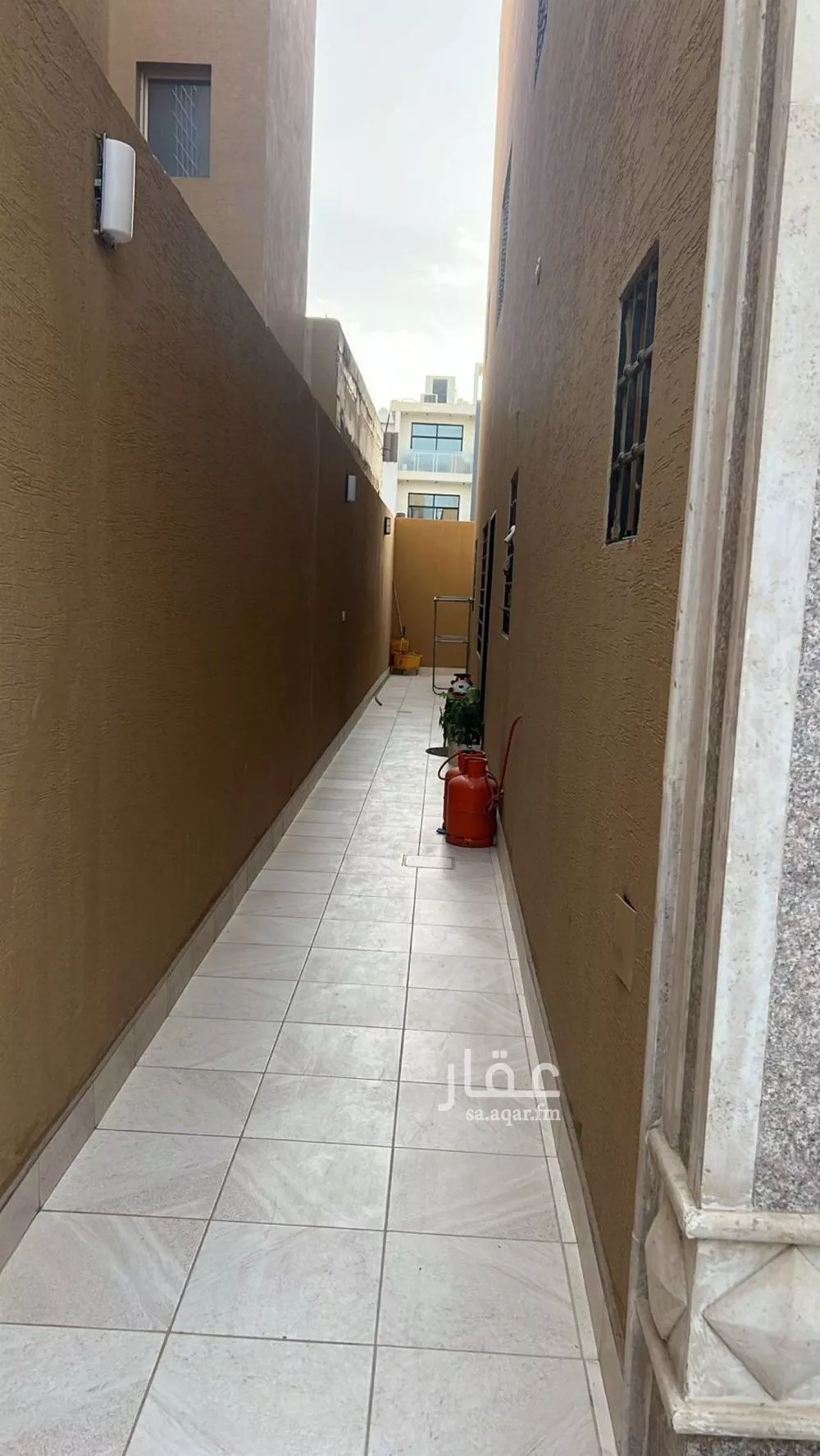 فيلا 10 غرف في العارض 4