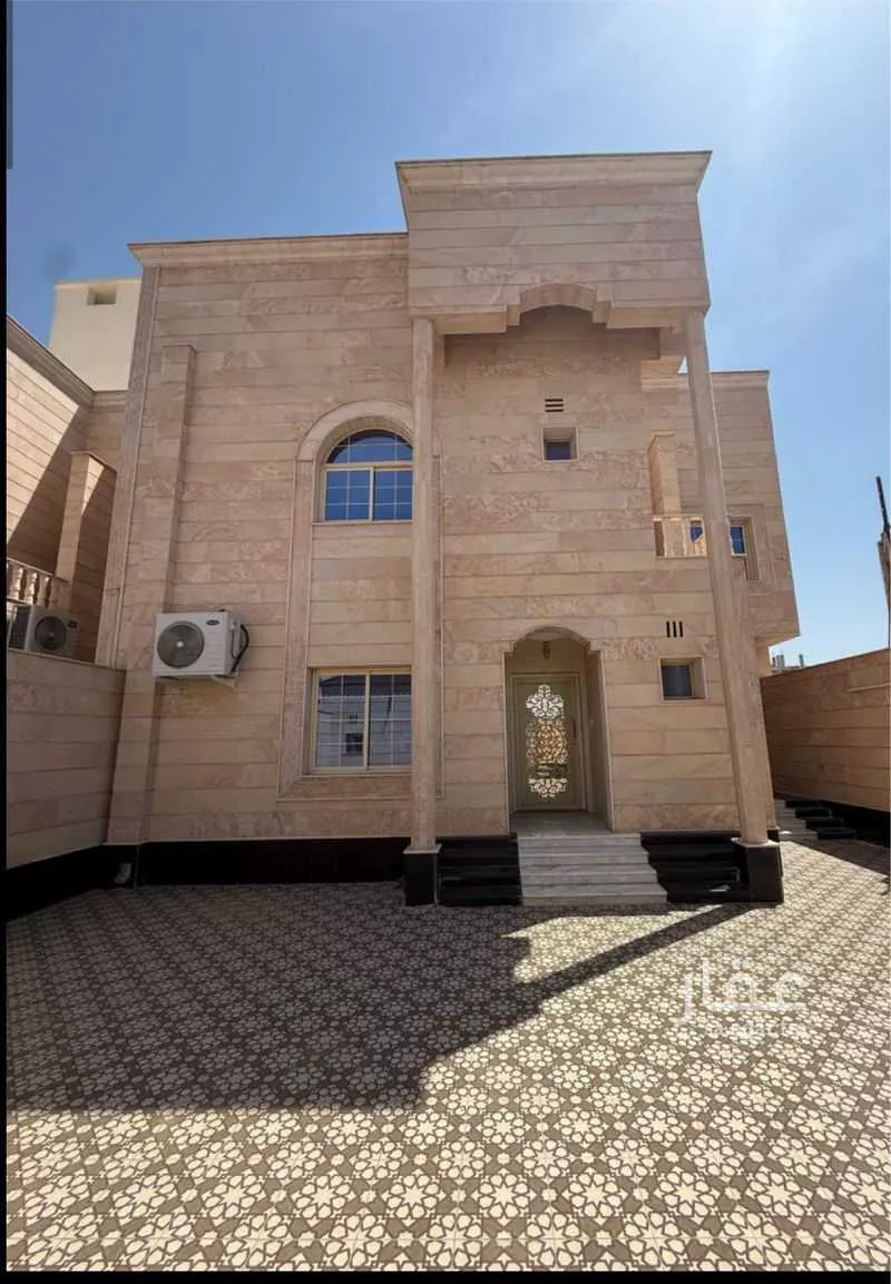 فيلا 5 غرف في الدفاع 1