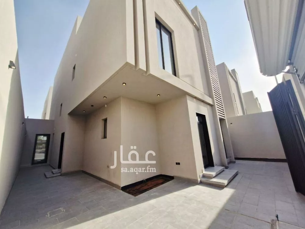 5 bedroom villa in Al Yasmin 2