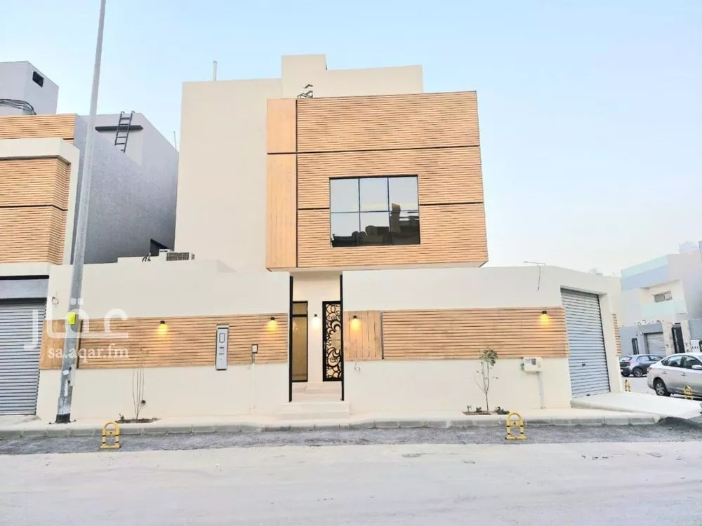 5 bedroom villa in Al Aridh 2