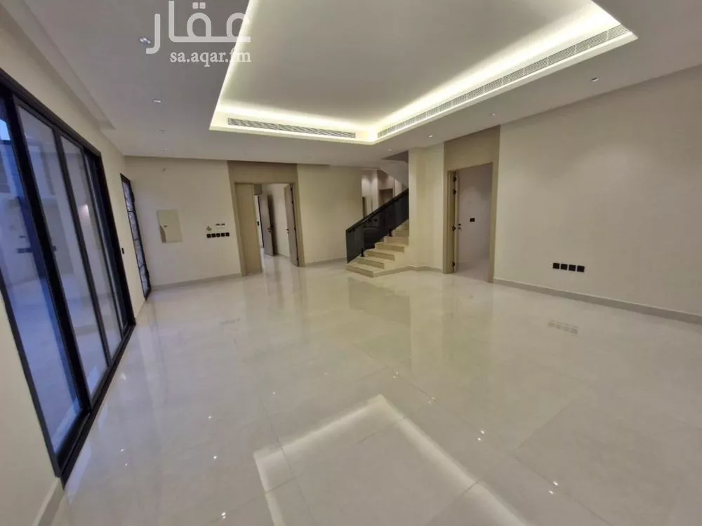 5 bedroom villa in Al Aridh 4