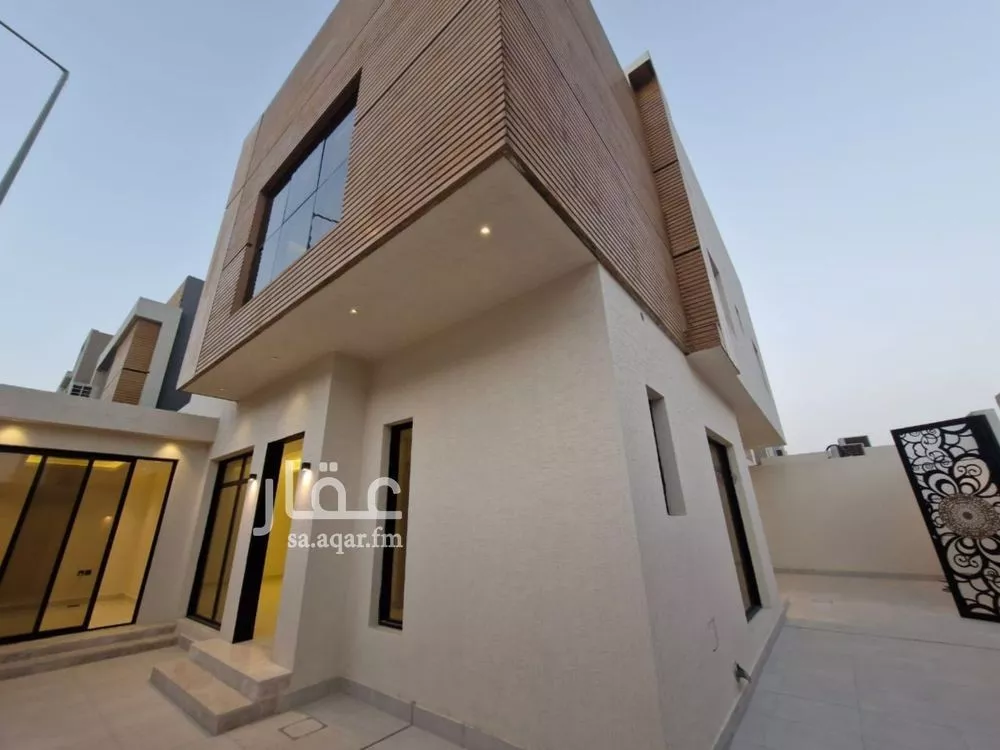 5 bedroom villa in Al Aridh 3
