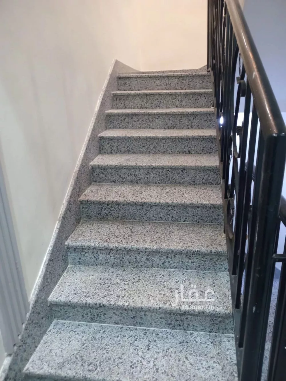 عمارة 140 م² في منفوحة 4