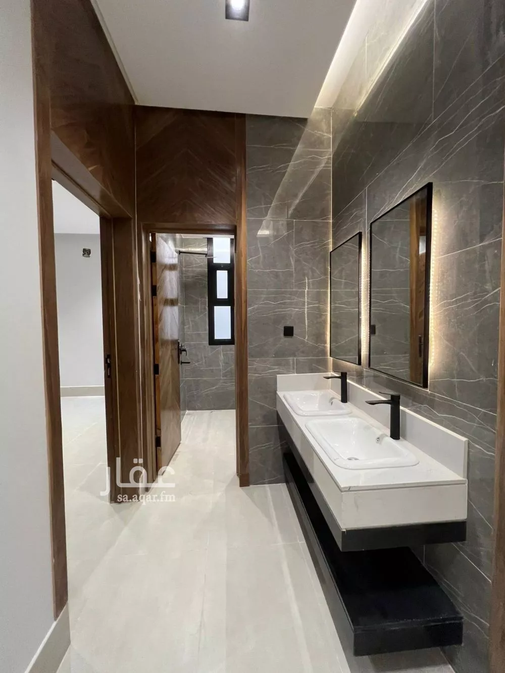 8 bedroom villa in Al Uraija Al Gharbiyah 4