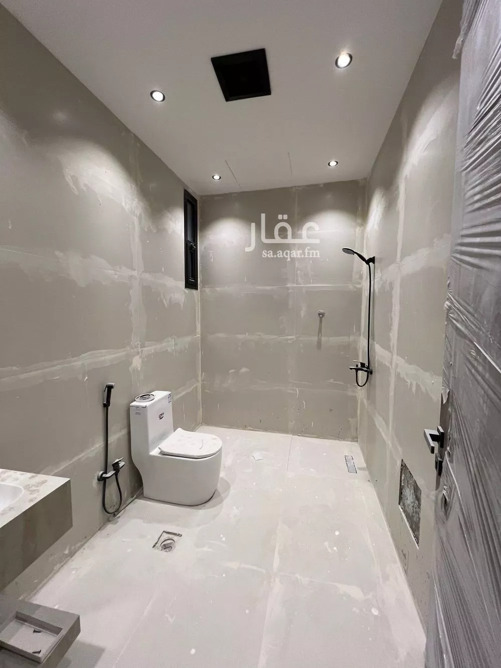 6 bedroom villa in Al Hazm 4