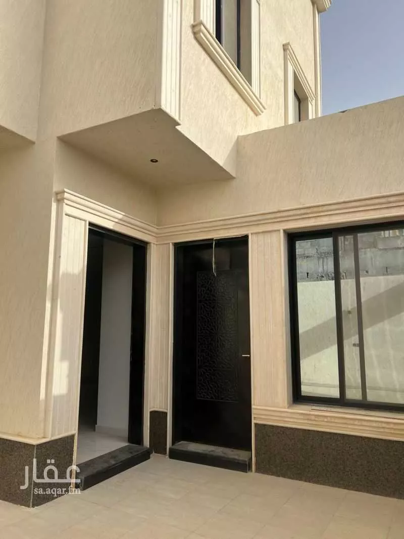 5 bedroom floor in Al Janadriyah 4