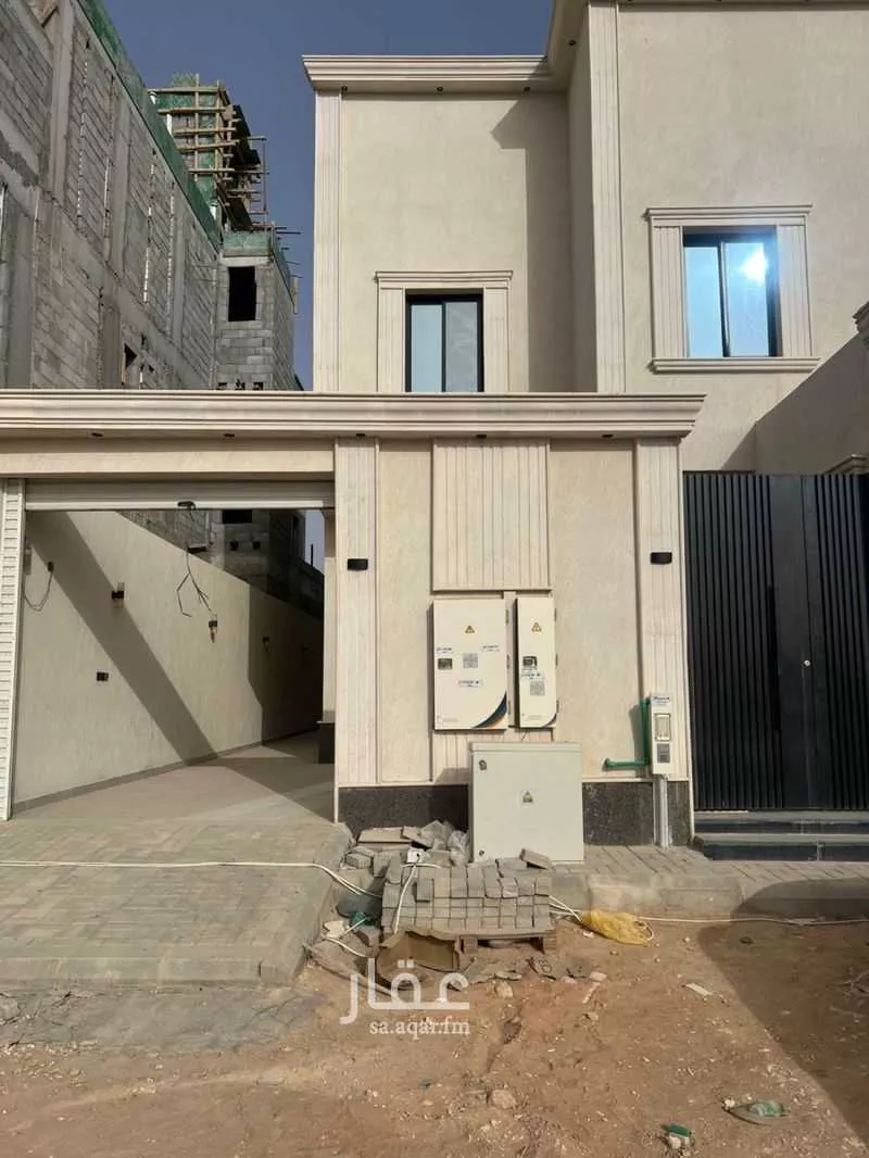 5 bedroom floor in Al Janadriyah 3