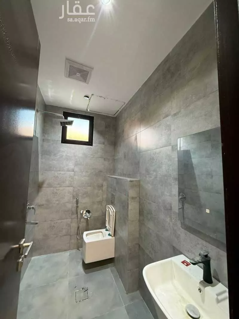 شقة 5 غرف في القادسية 3