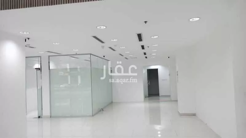 محل 1860 م² في المروة 5