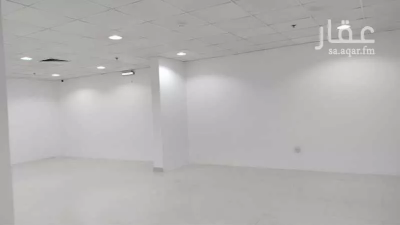 محل 1860 م² في المروة 1