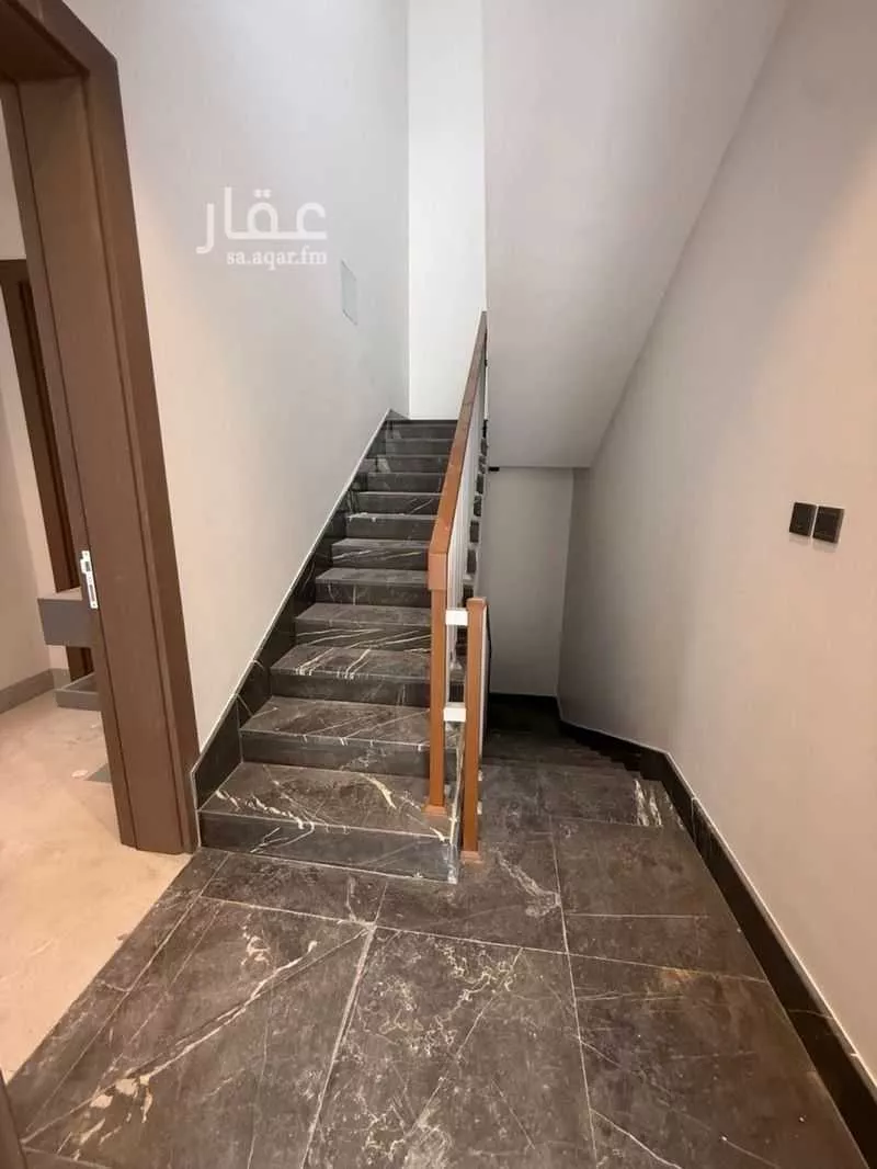 3 bedroom floor in Al Nuzhah 4