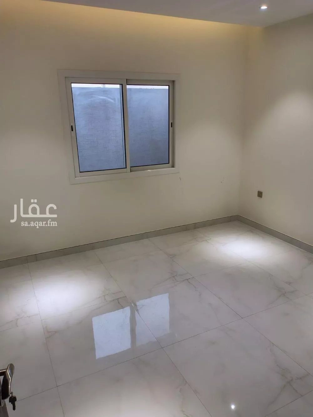 شقة 4 غرف في النرجس 2