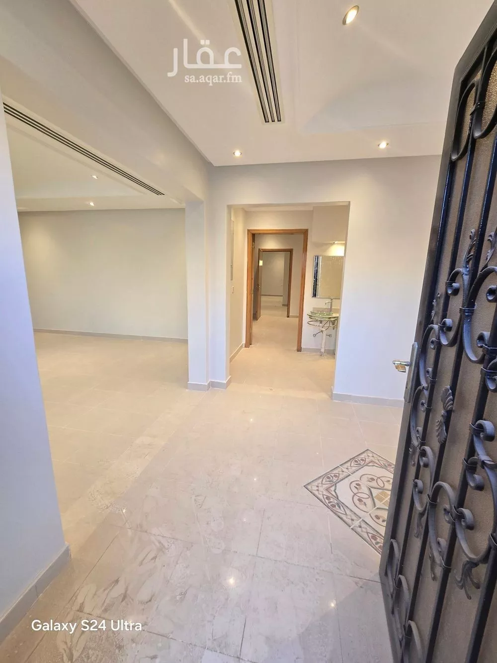 5 bedroom villa in Al Sahafah, Riyadh 17