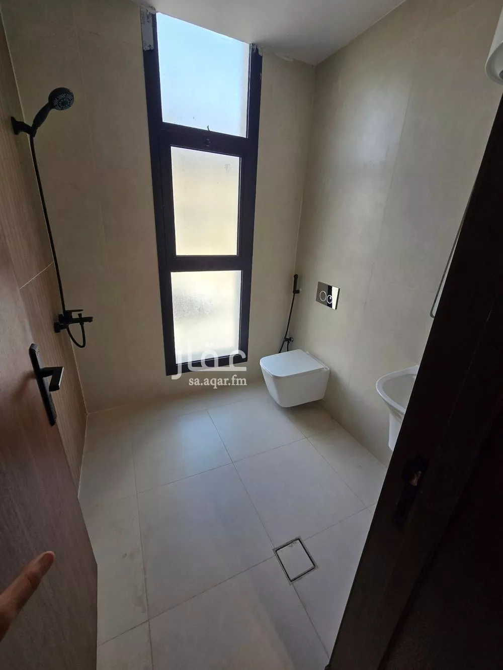 شقة 1 غرف في العقيق 3