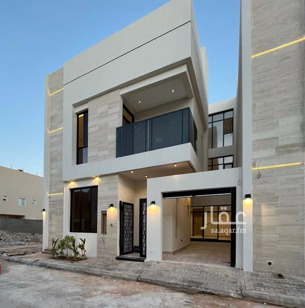 5 bedroom villa in Al Mahdiyyah 2