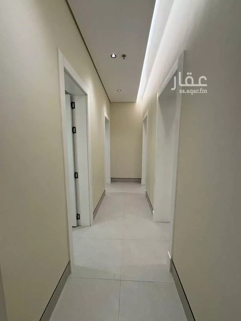 3 bedroom apartment in King Fahd, Riyadh 6