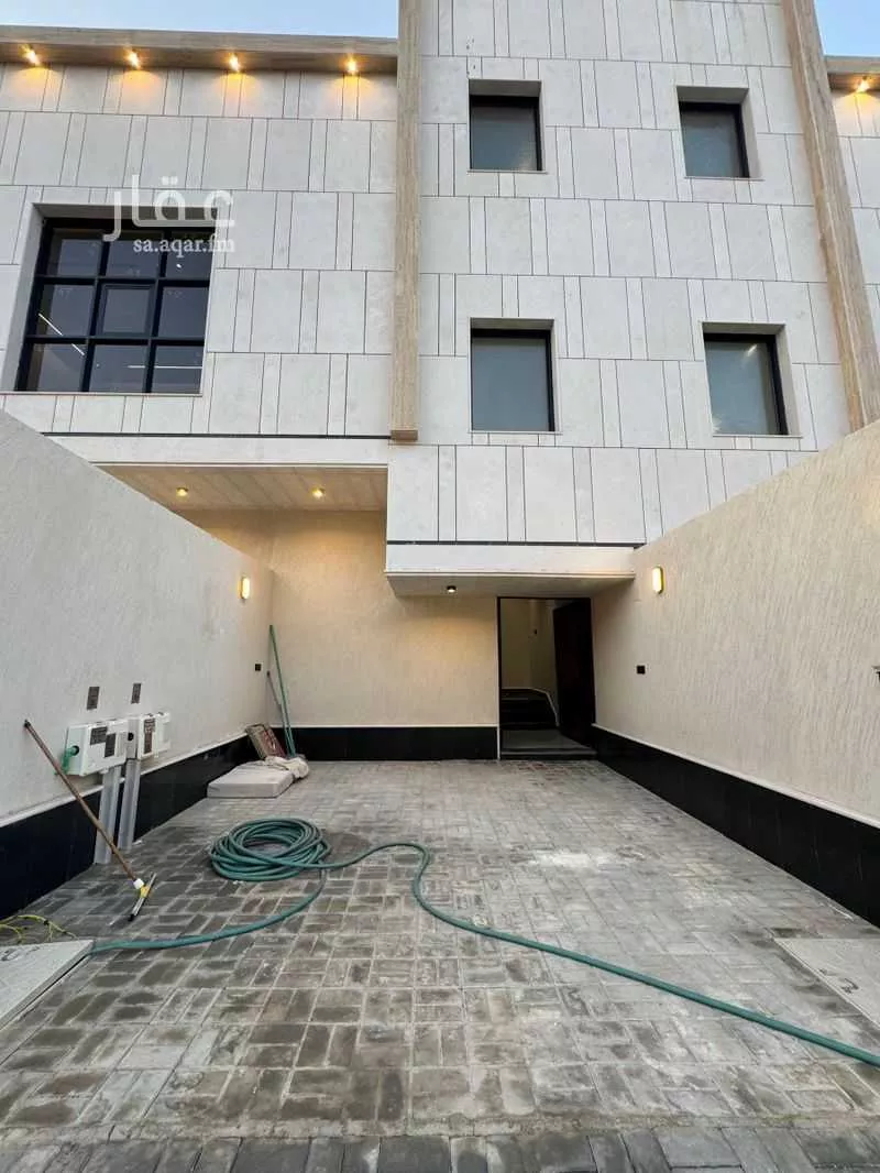 3 bedroom floor in Al Munsiyah 1