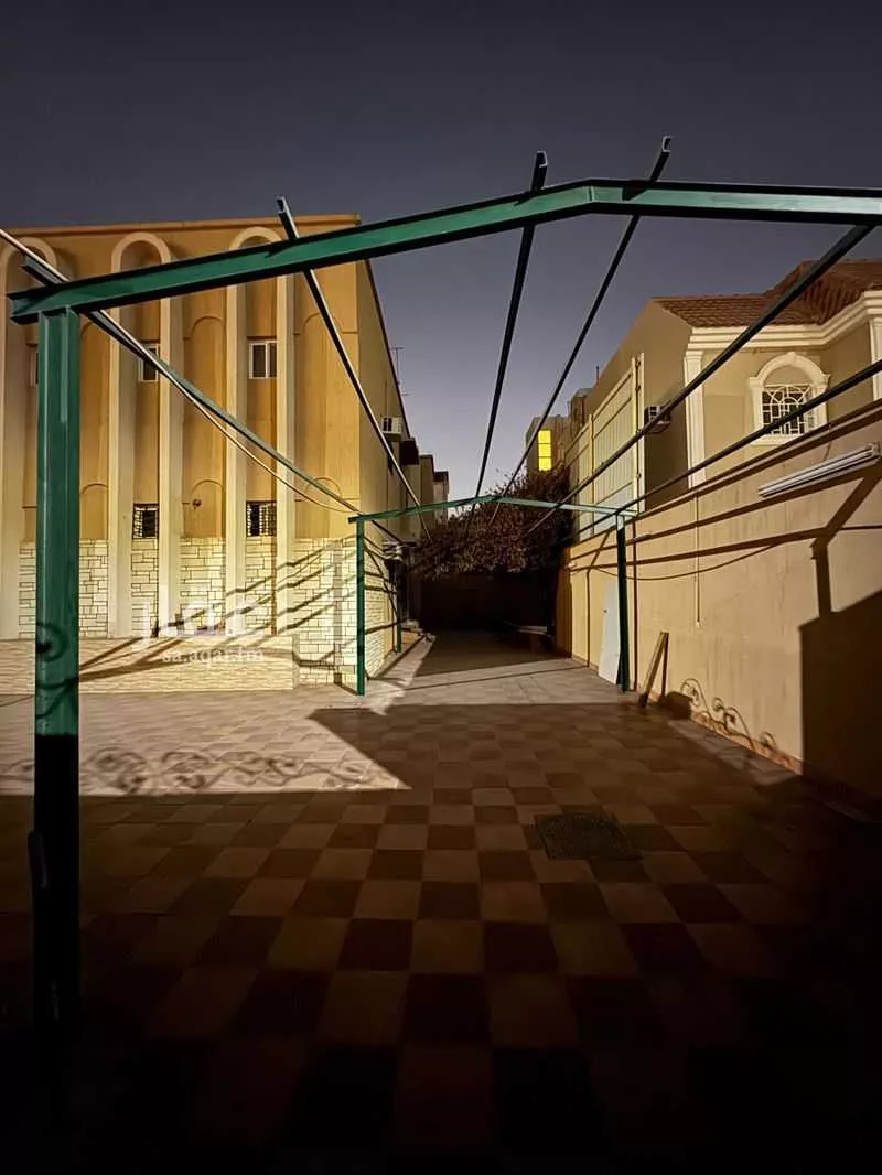 فيلا 5 غرف في الروضة 3