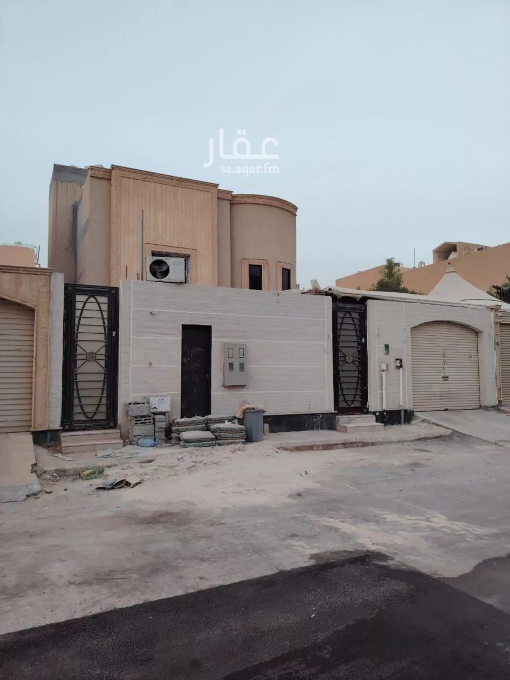 فيلا 8 غرف في الياسمين 4