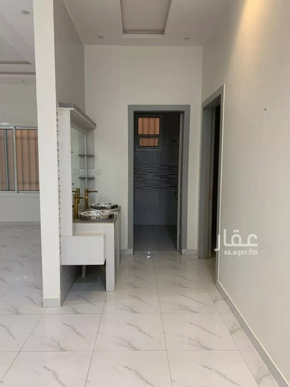 فيلا 5 غرف في القادسية 4