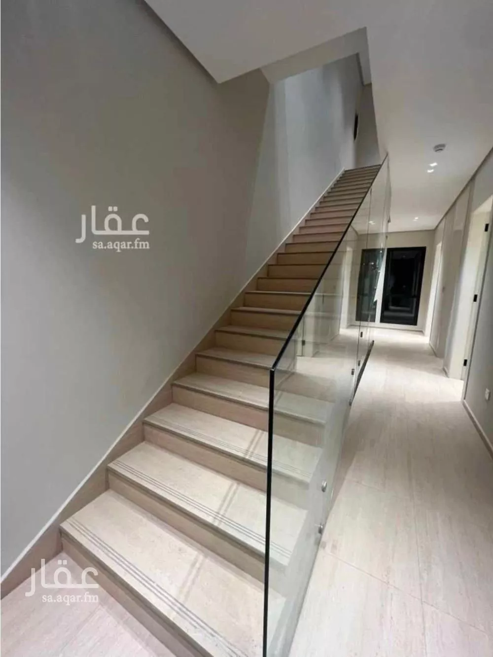 فيلا 4 غرف في العارض 2