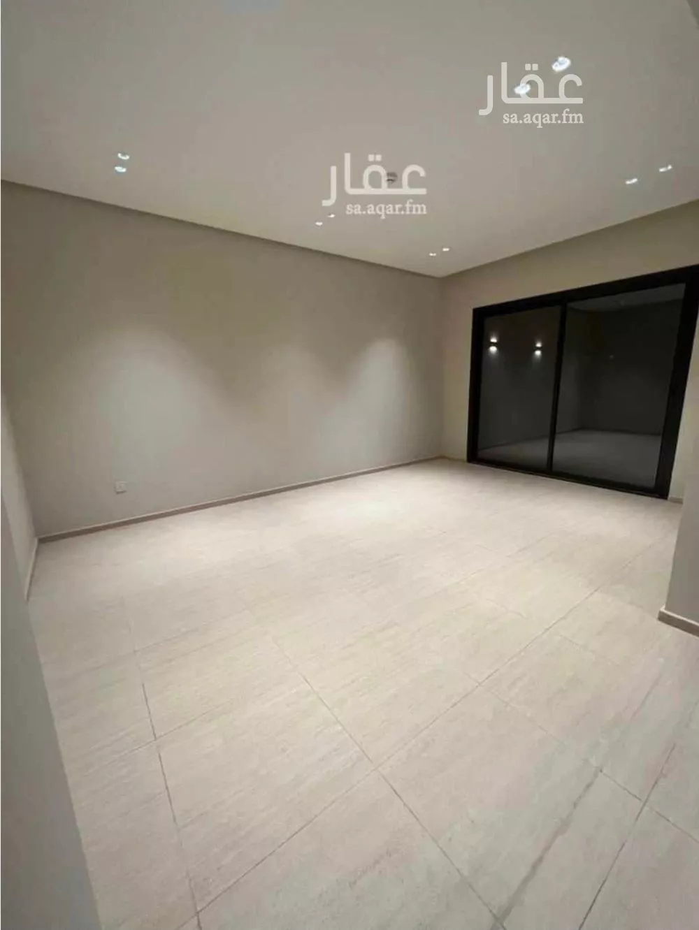 فيلا 4 غرف في العارض 4