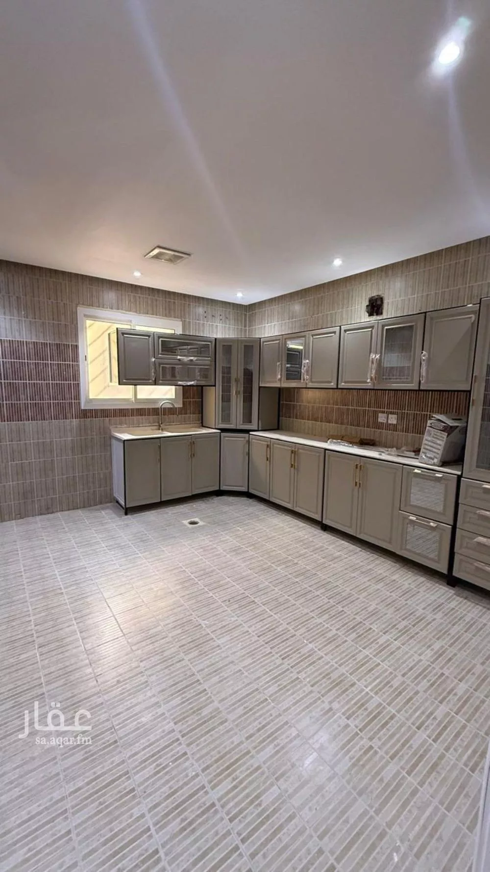 4 bedroom floor in Al Yasmin 3