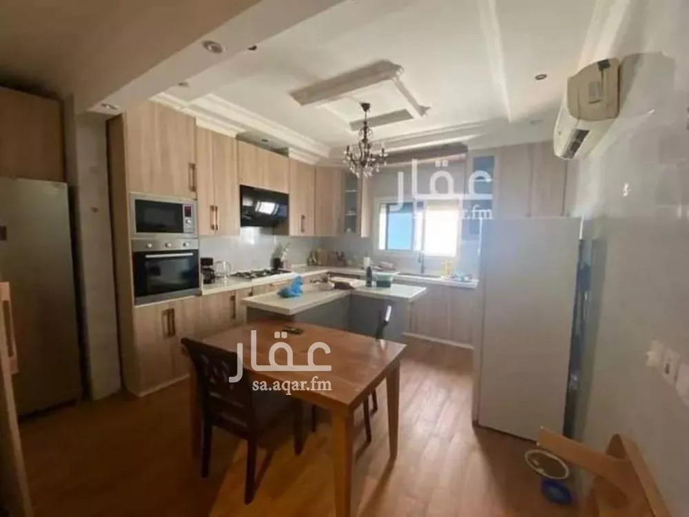 فيلا 6 غرف في عرقة 3