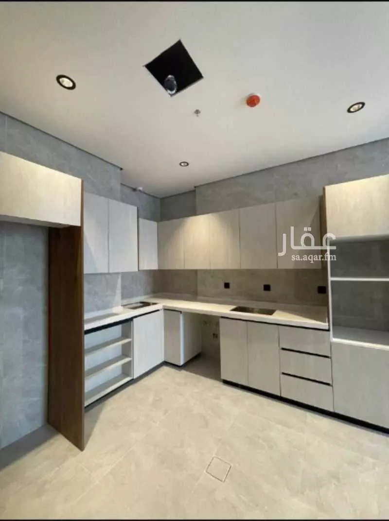 شقة 4 غرف في الحمرا 3