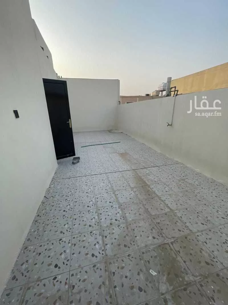 شقة 5 غرف في احد 5