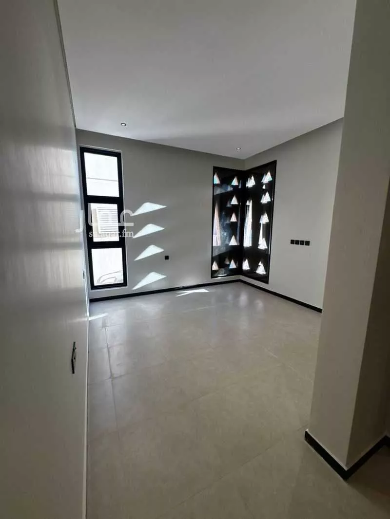 فيلا 6 غرف في الروابي 4