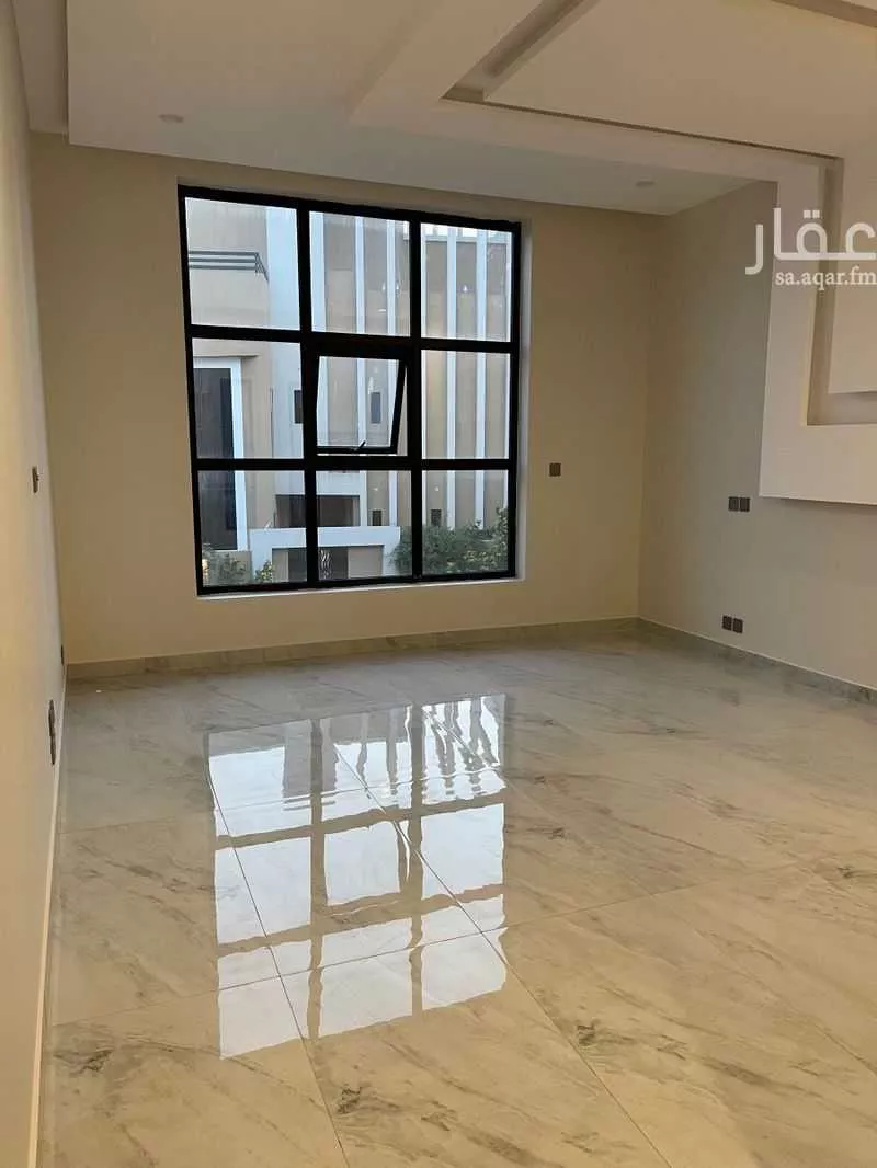 فيلا 11 غرف في الشراع 4