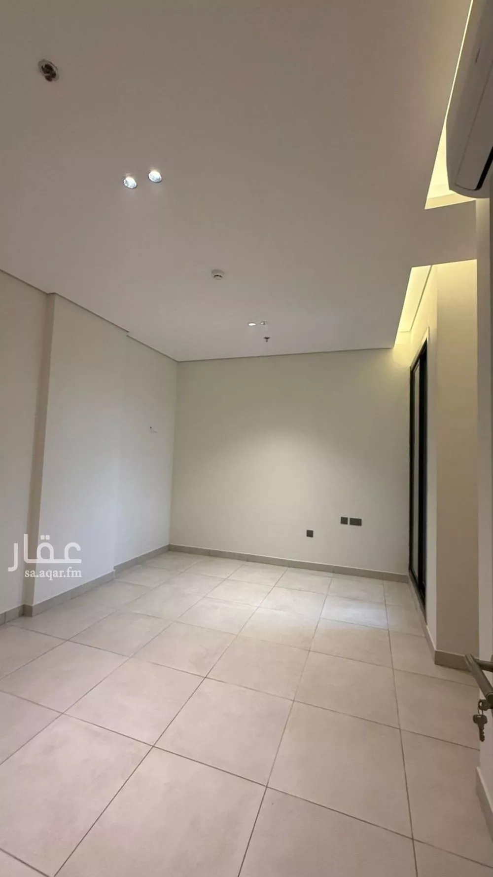 شقة 4 غرف في العارض 4