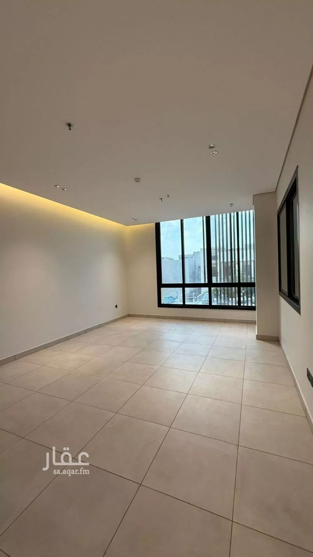 شقة 4 غرف في العارض 1