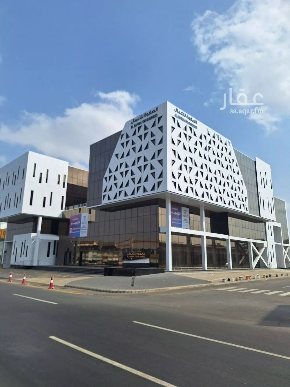 2203 sqm shop in Al Rabwa