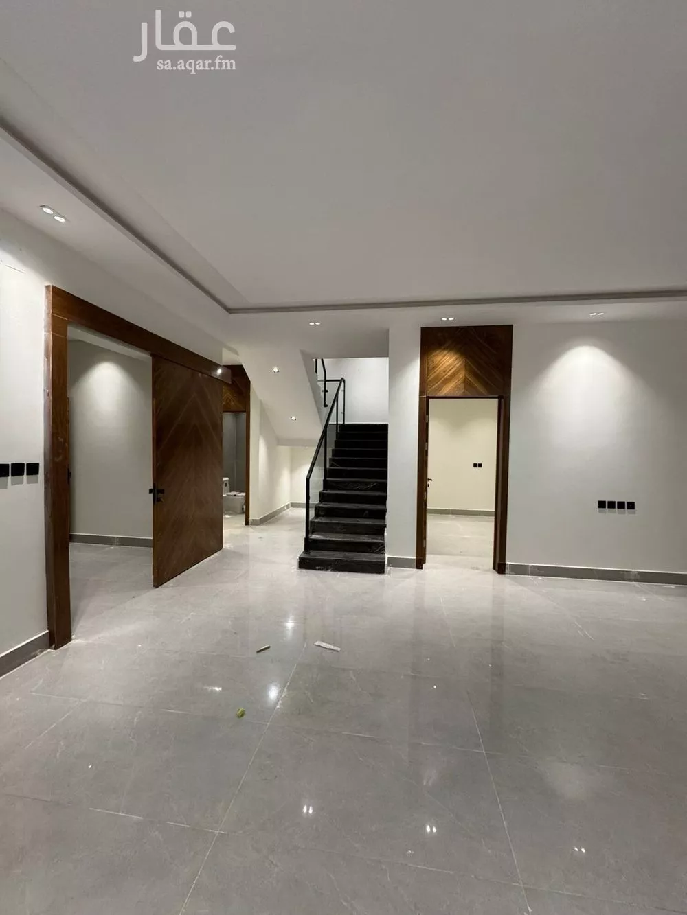 فيلا 8 غرف في طويق 4