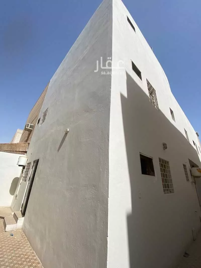 فيلا 6 غرف في ضاحية الملك فهد 4