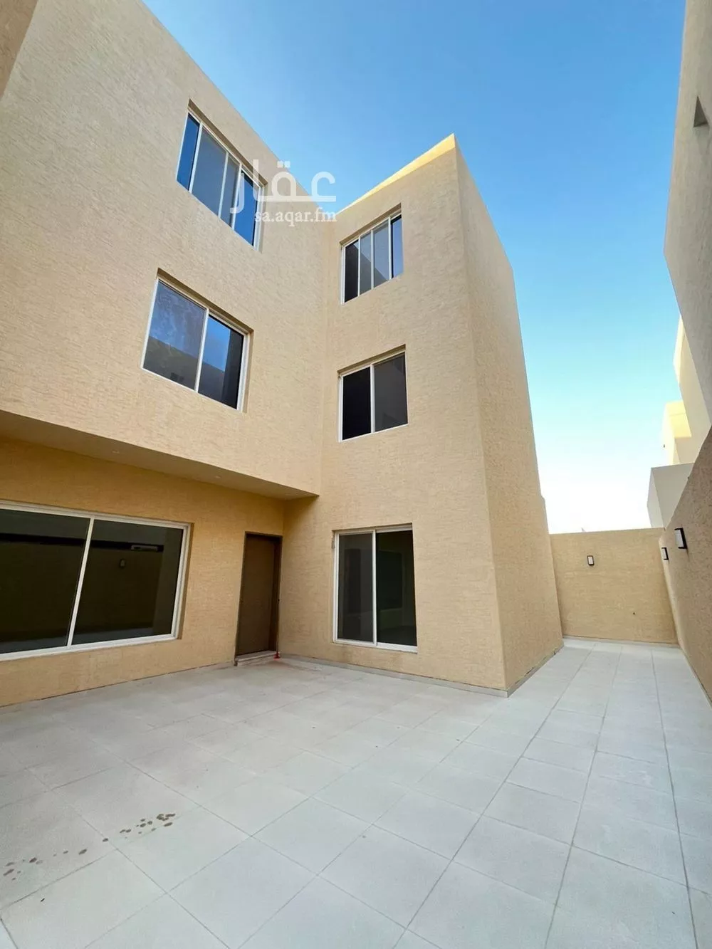 فيلا 6 غرف في المهدية 5