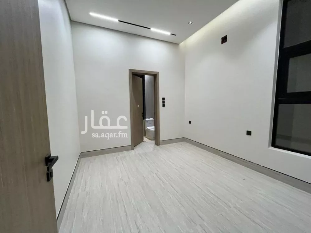 4 bedroom villa in Al Mahdiyyah, Riyadh 15