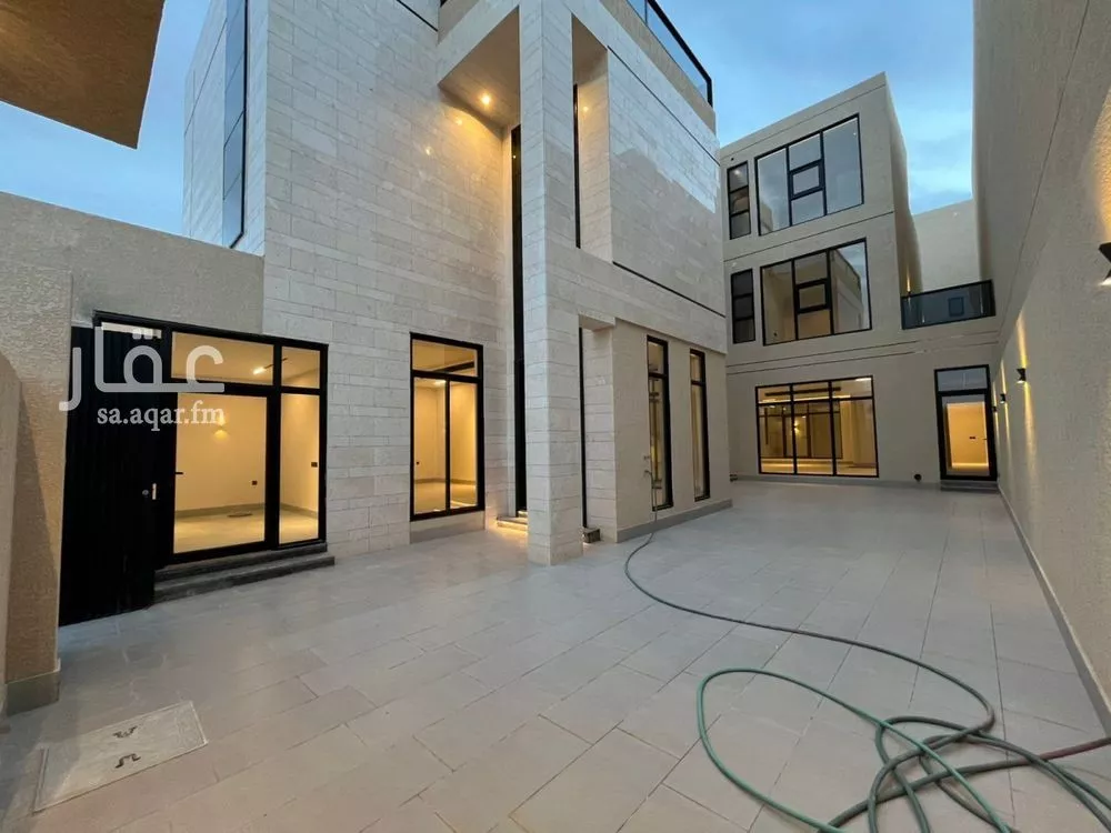 فيلا 7 غرف في المهدية 5