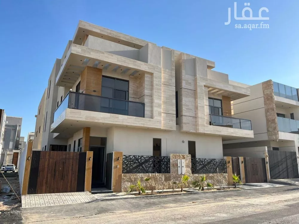 4 bedroom villa in Al Mahdiyyah 4
