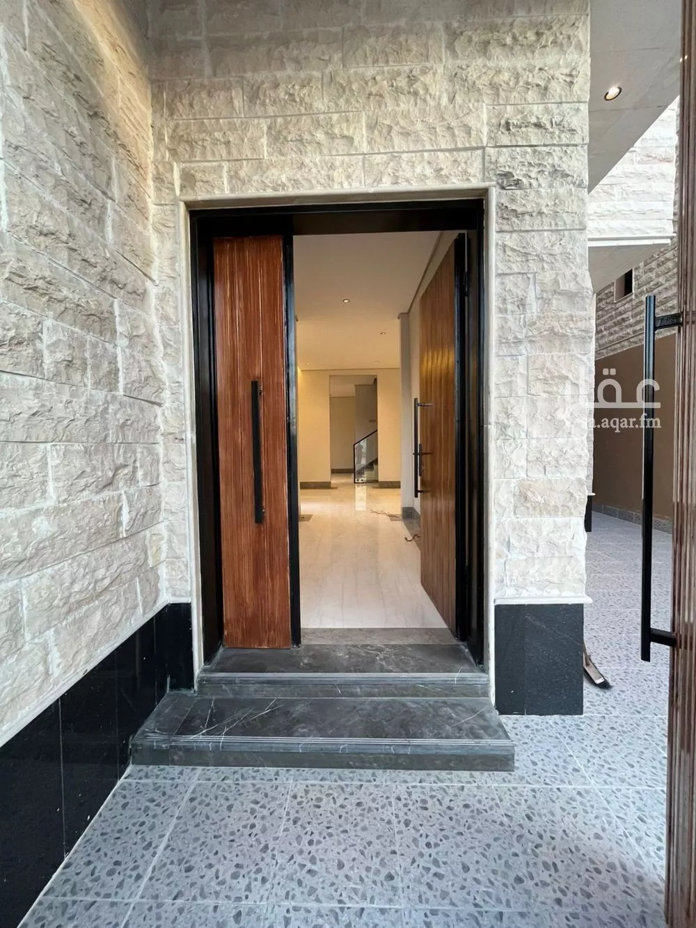 فيلا 7 غرف في المهدية 5